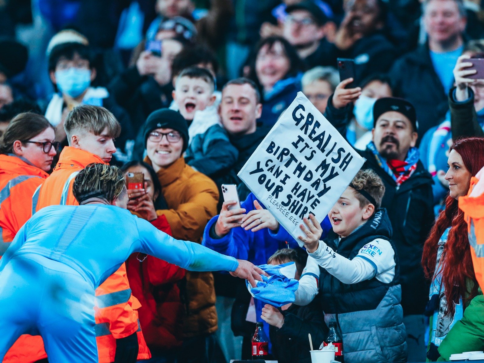 他还积极参 他还积极参